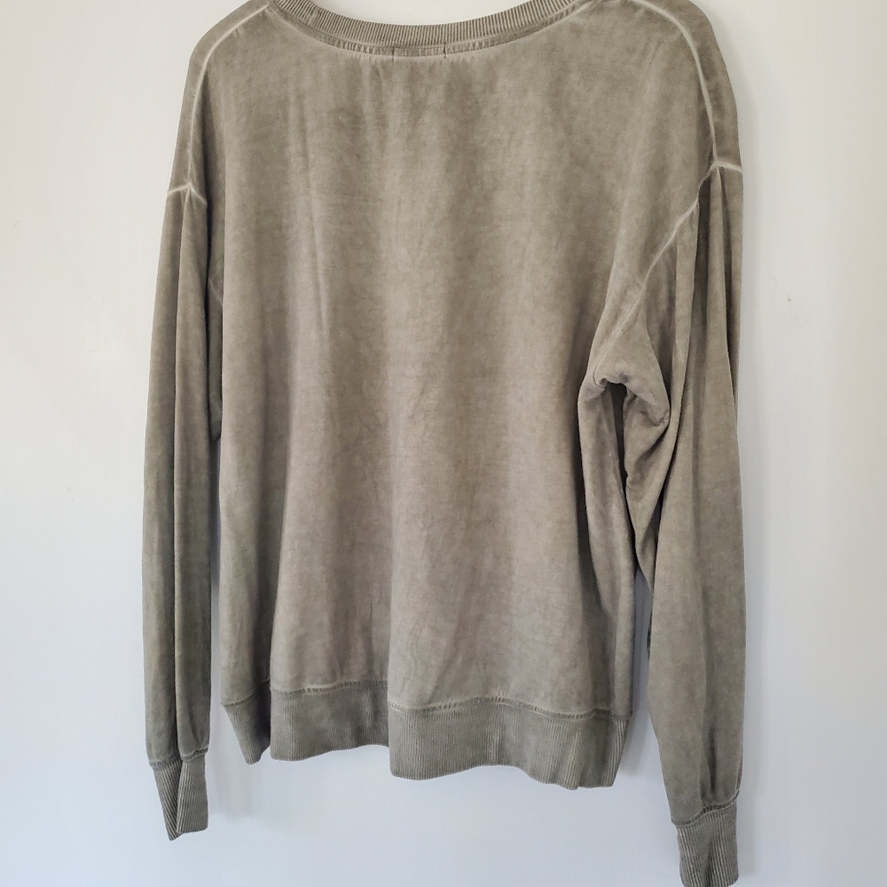 BRITAY Sz M Moss Green Relaxed Fit Sweatshirt Black Gem Skull Goth Grunge EUC - Picture 7 of 11